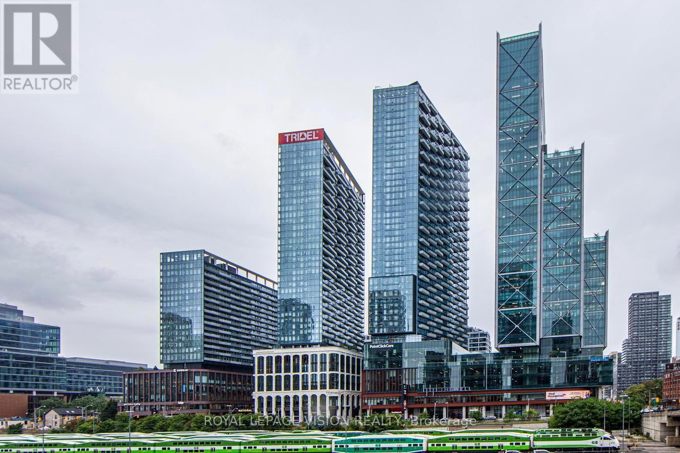 1302 - 470 Front Street W, Toronto, ON - Outdoor With Facade