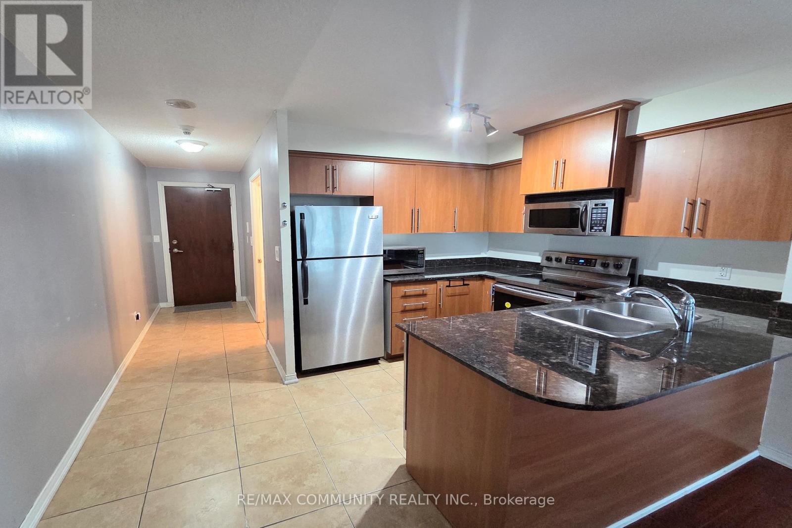 6E - 6 Rosebank Drive, Toronto, ON - Indoor Photo Showing Kitchen With Stainless Steel Kitchen With Double Sink
