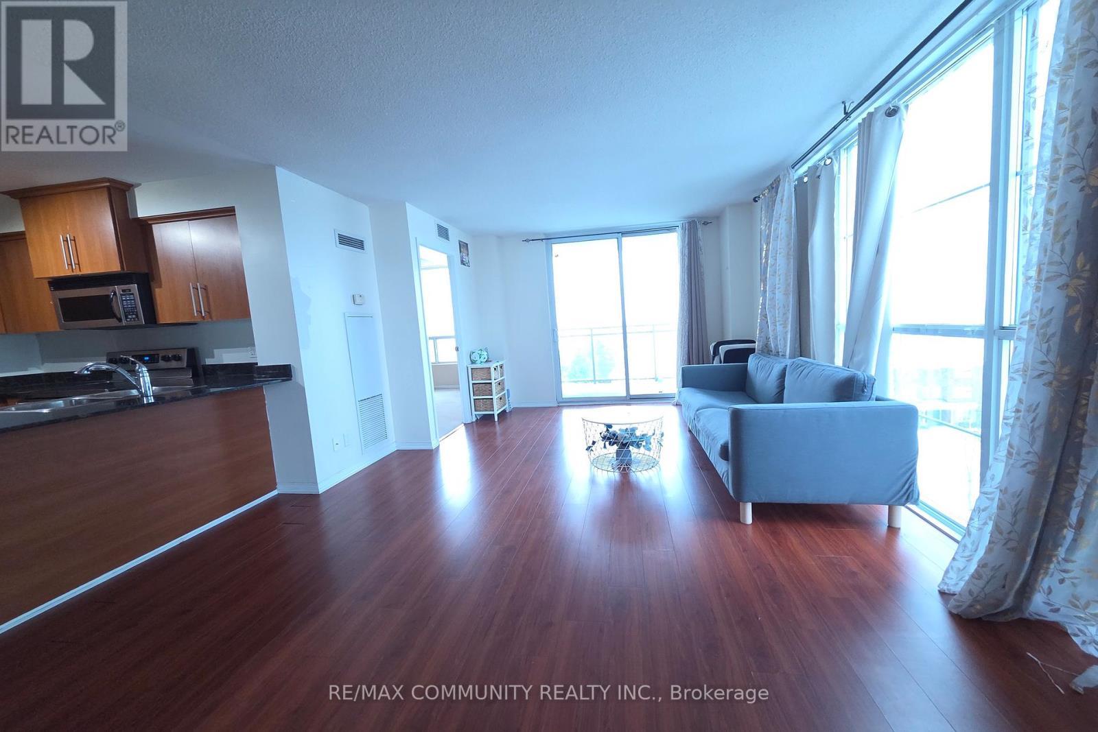 6E - 6 Rosebank Drive, Toronto, ON - Indoor