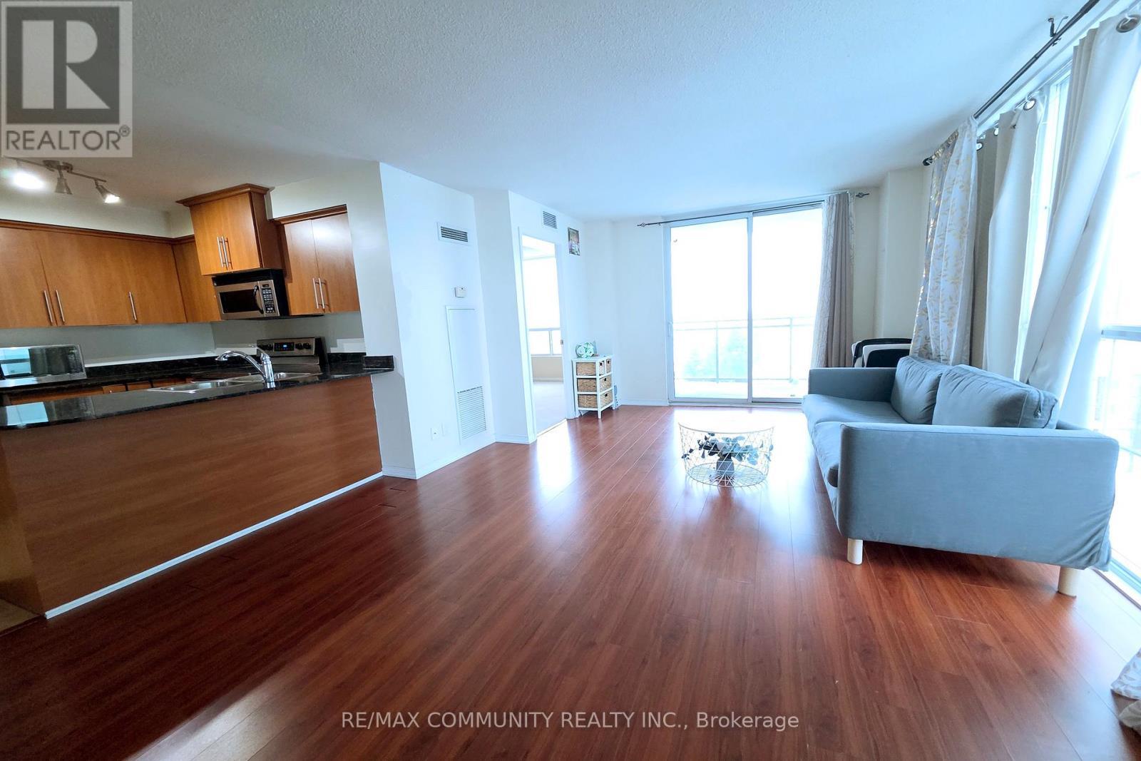 6E - 6 Rosebank Drive, Toronto, ON - Indoor