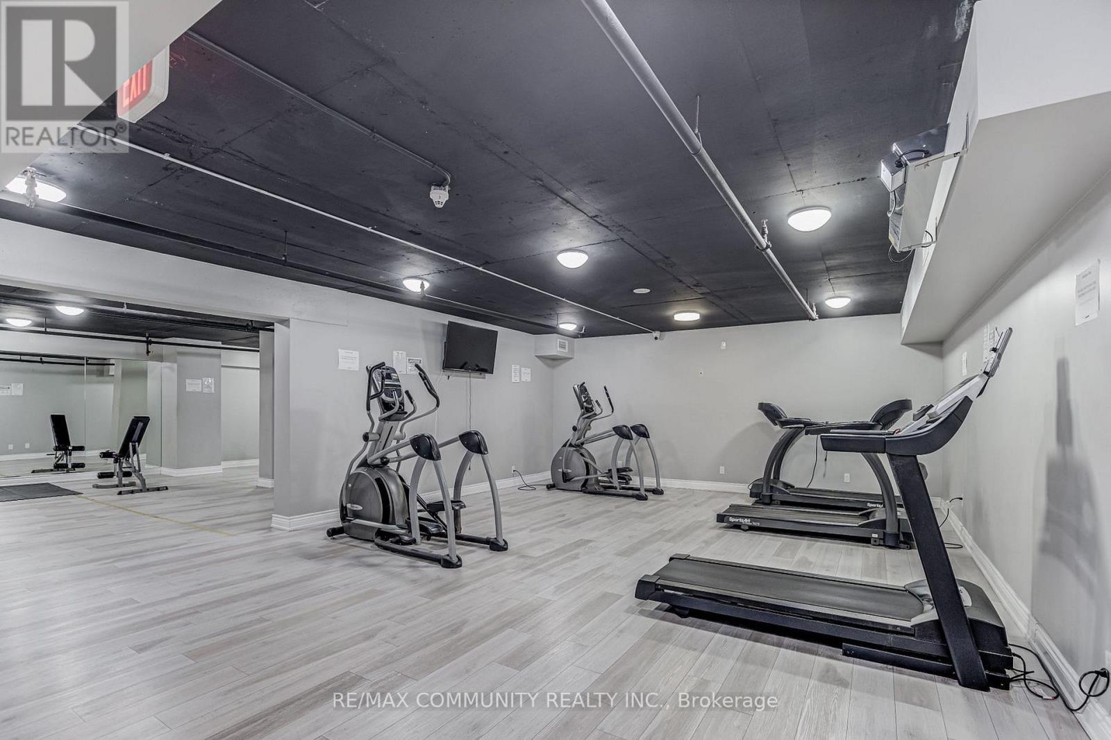 6E - 6 Rosebank Drive, Toronto, ON - Indoor Photo Showing Gym Room