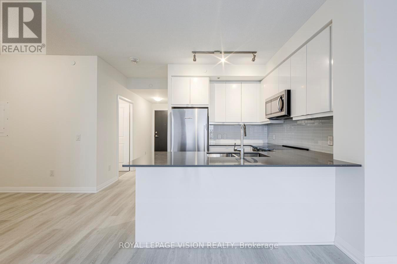 2328 - 3270 Sheppard Avenue E, Toronto, ON - Indoor Photo Showing Kitchen