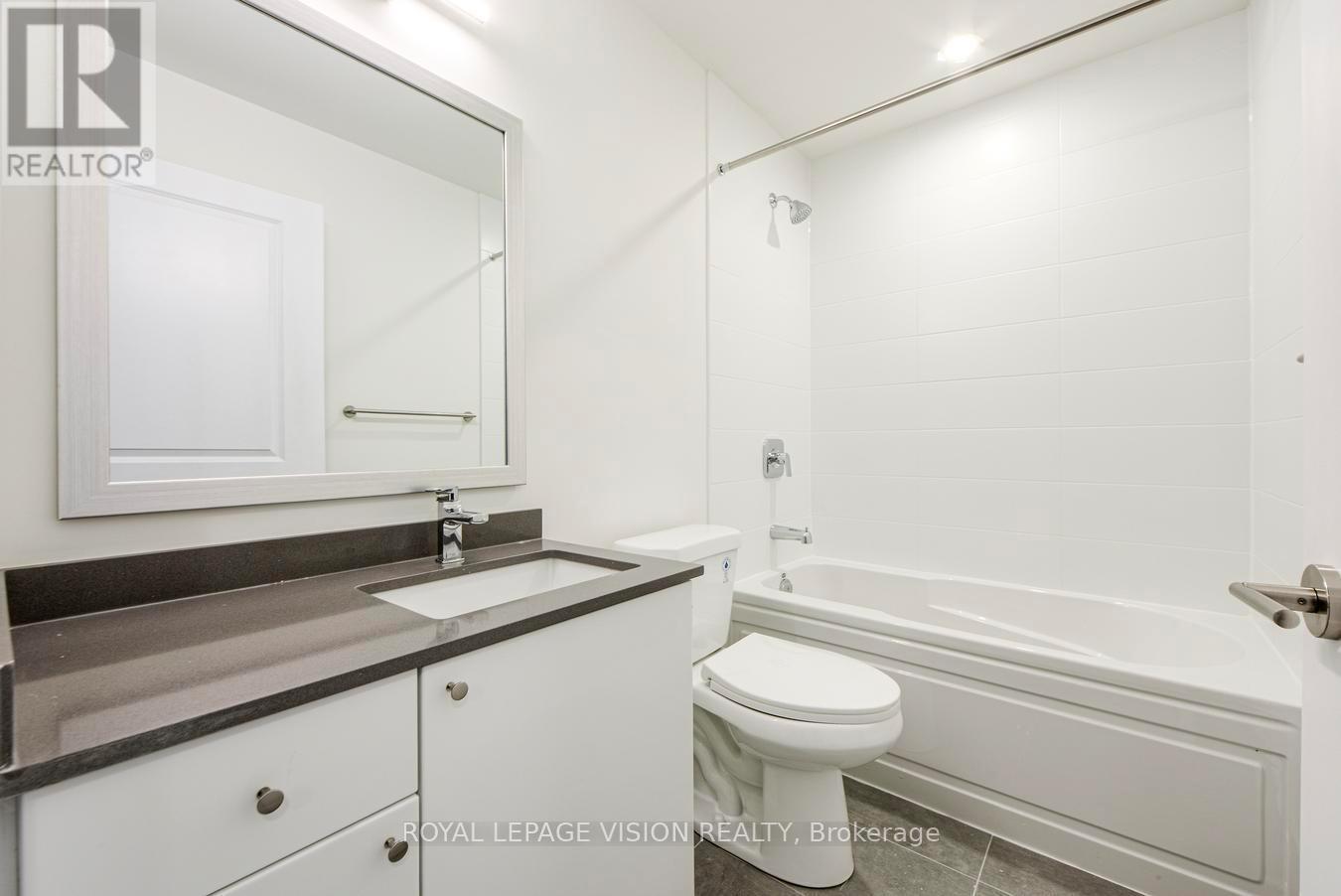 2328 - 3270 Sheppard Avenue E, Toronto, ON - Indoor Photo Showing Bathroom