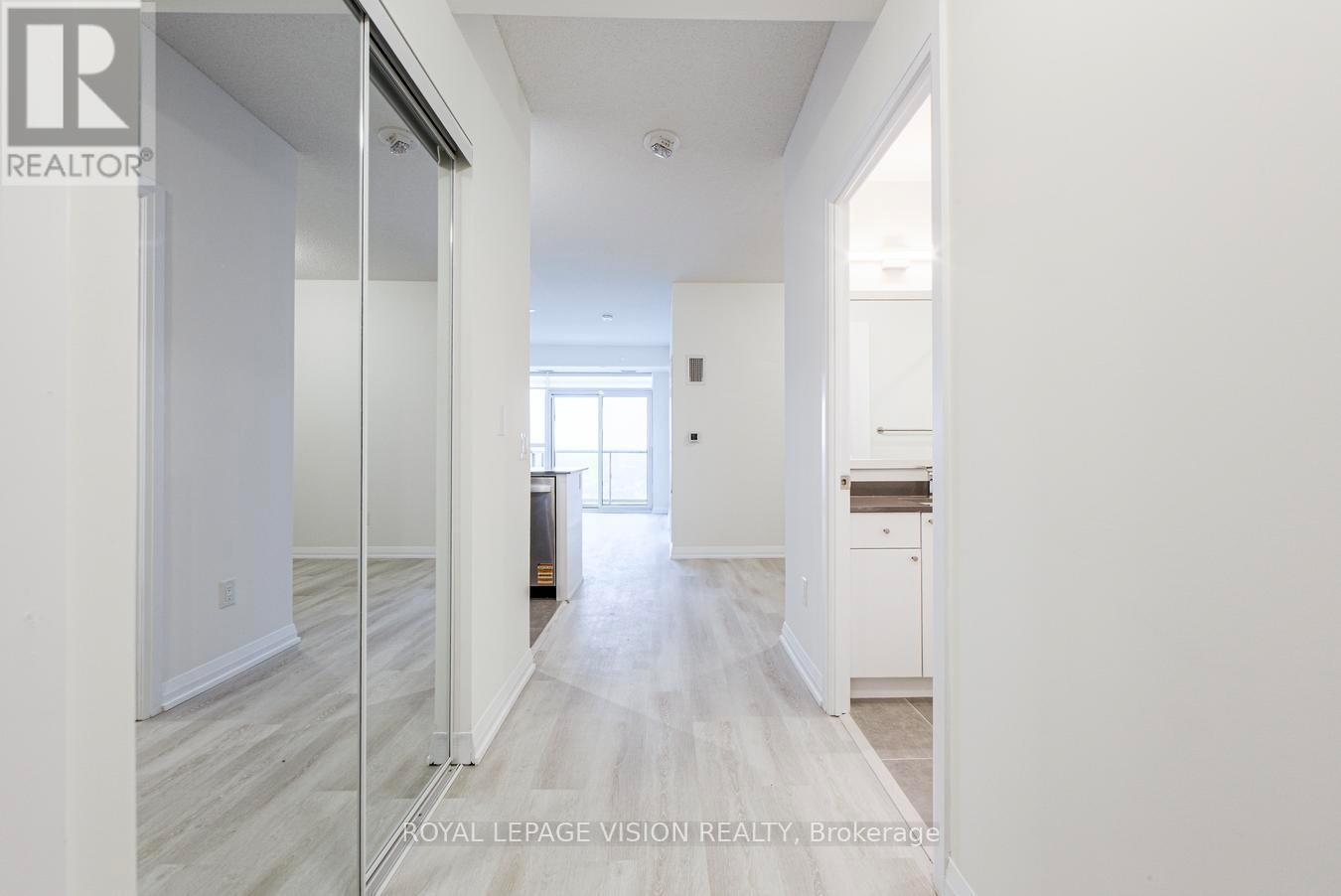 2328 - 3270 Sheppard Avenue E, Toronto, ON - Indoor Photo Showing Other Room
