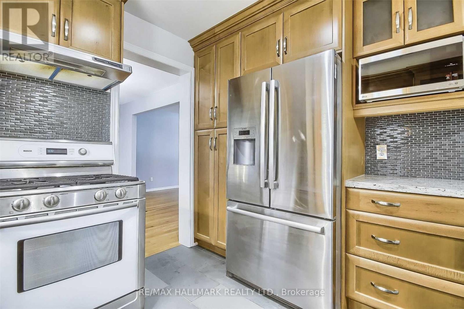 29 Rosegarden Crescent, Richmond Hill, ON - Indoor Photo Showing Kitchen