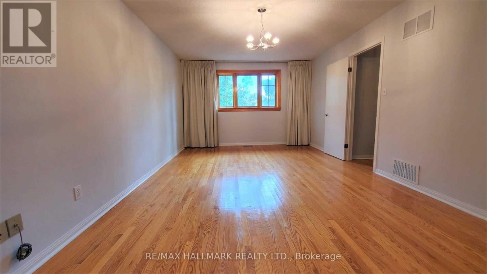 29 Rosegarden Crescent, Richmond Hill, ON - Indoor Photo Showing Other Room