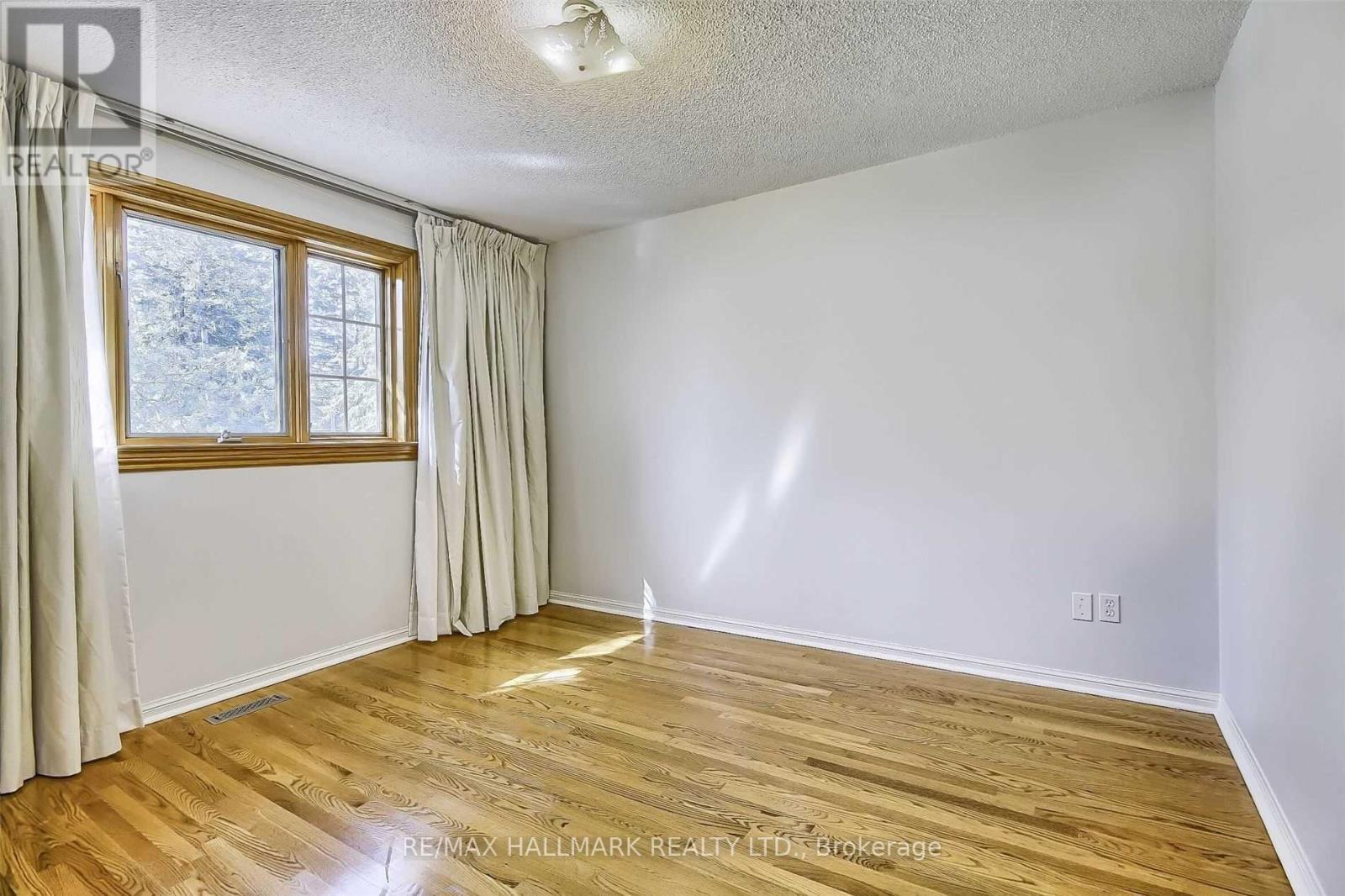 29 Rosegarden Crescent, Richmond Hill, ON - Indoor Photo Showing Other Room