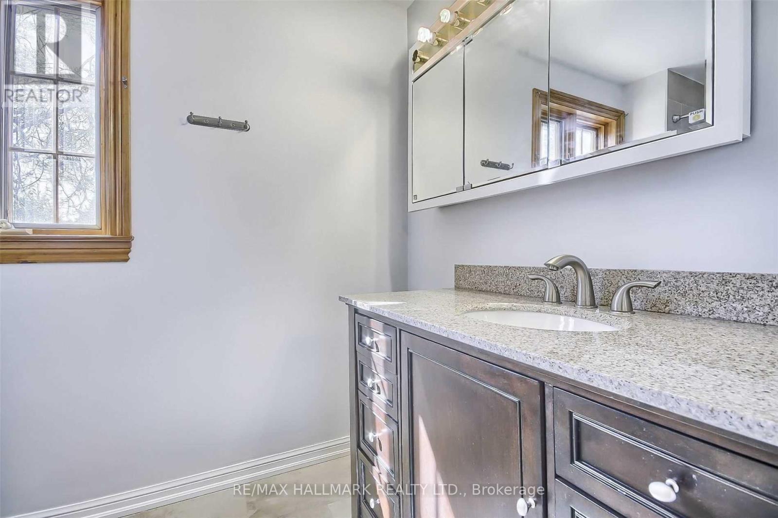 29 Rosegarden Crescent, Richmond Hill, ON - Indoor