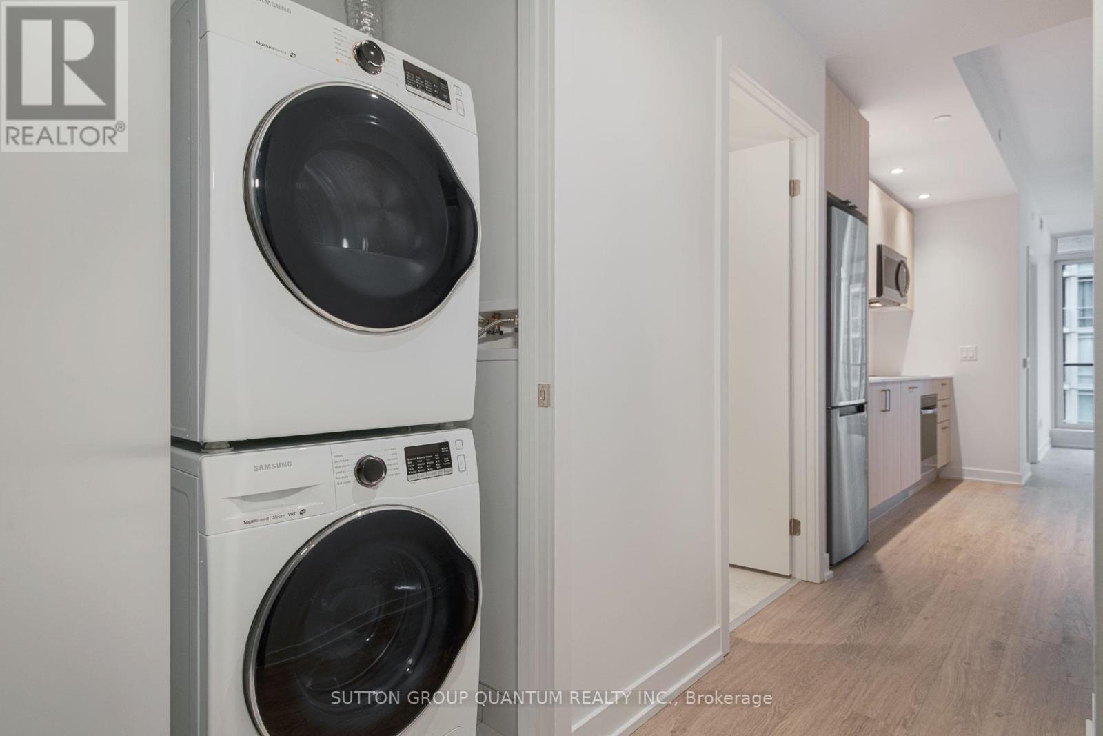 1706 - 1926 Lake Shore Boulevard W, Toronto, ON - Indoor Photo Showing Laundry Room