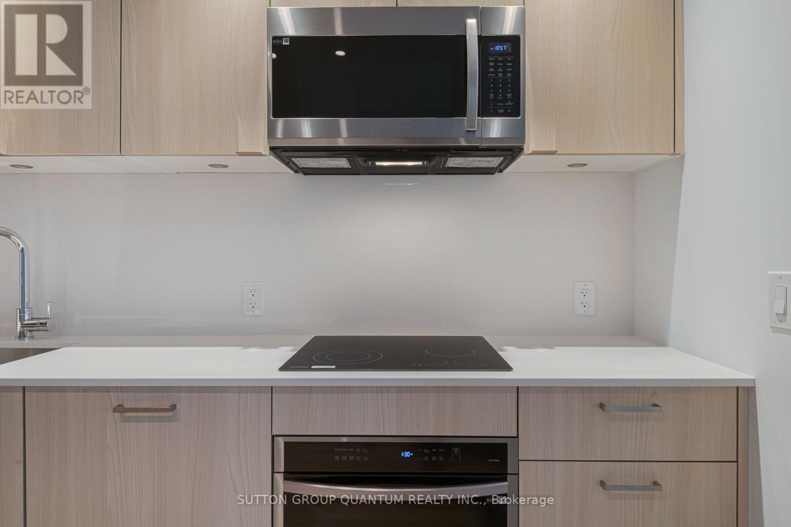 1706 - 1926 Lake Shore Boulevard W, Toronto, ON - Indoor Photo Showing Kitchen