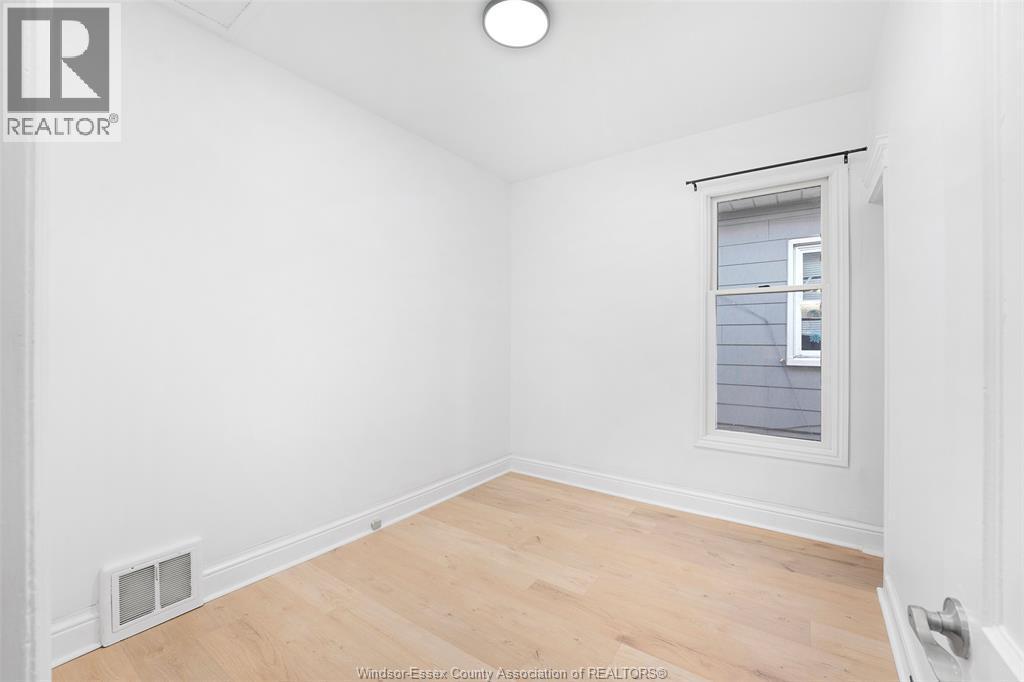 1045 Gladstone Avenue, Windsor, ON - Indoor Photo Showing Other Room