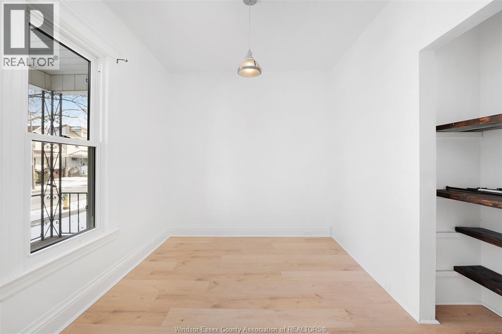 1045 Gladstone Avenue, Windsor, ON - Indoor Photo Showing Other Room