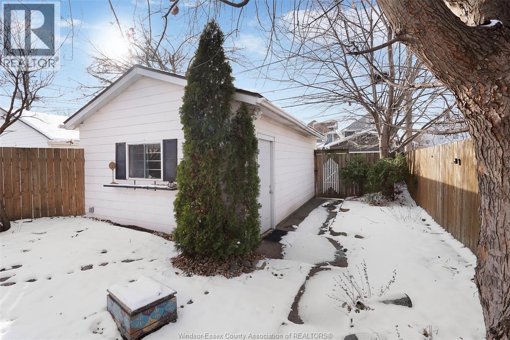 1045 Gladstone Avenue, Windsor, ON - Outdoor