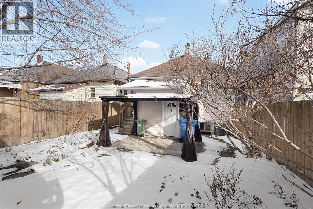1045 Gladstone Avenue, Windsor, ON - Outdoor
