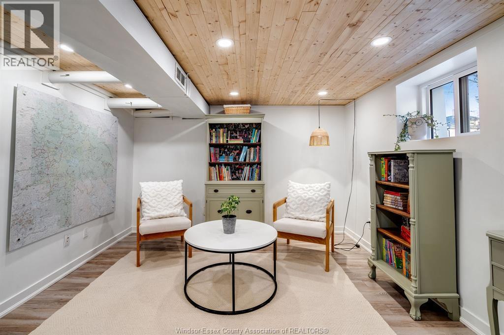 41 Fox Street, Leamington, ON - Indoor