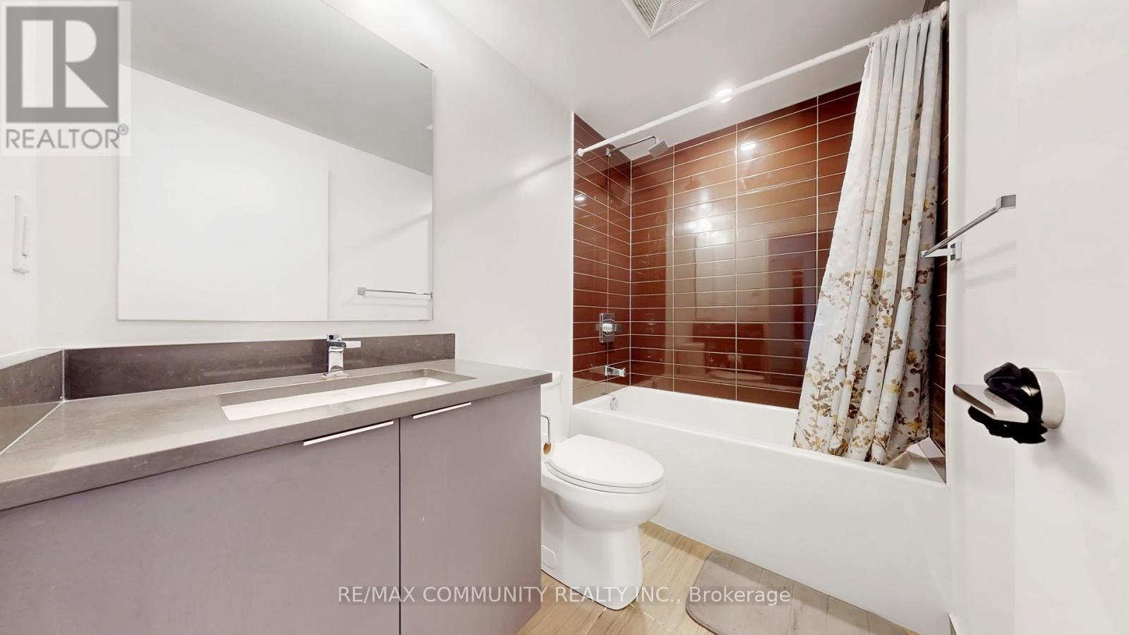 1003 - 2033 Kennedy Road, Toronto, ON - Indoor Photo Showing Bathroom