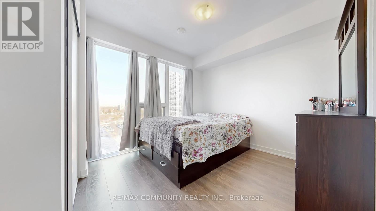 1003 - 2033 Kennedy Road, Toronto, ON - Indoor Photo Showing Bedroom