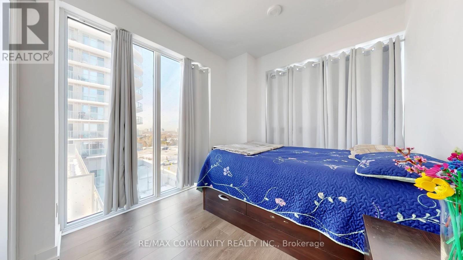 1003 - 2033 Kennedy Road, Toronto, ON - Indoor Photo Showing Bedroom