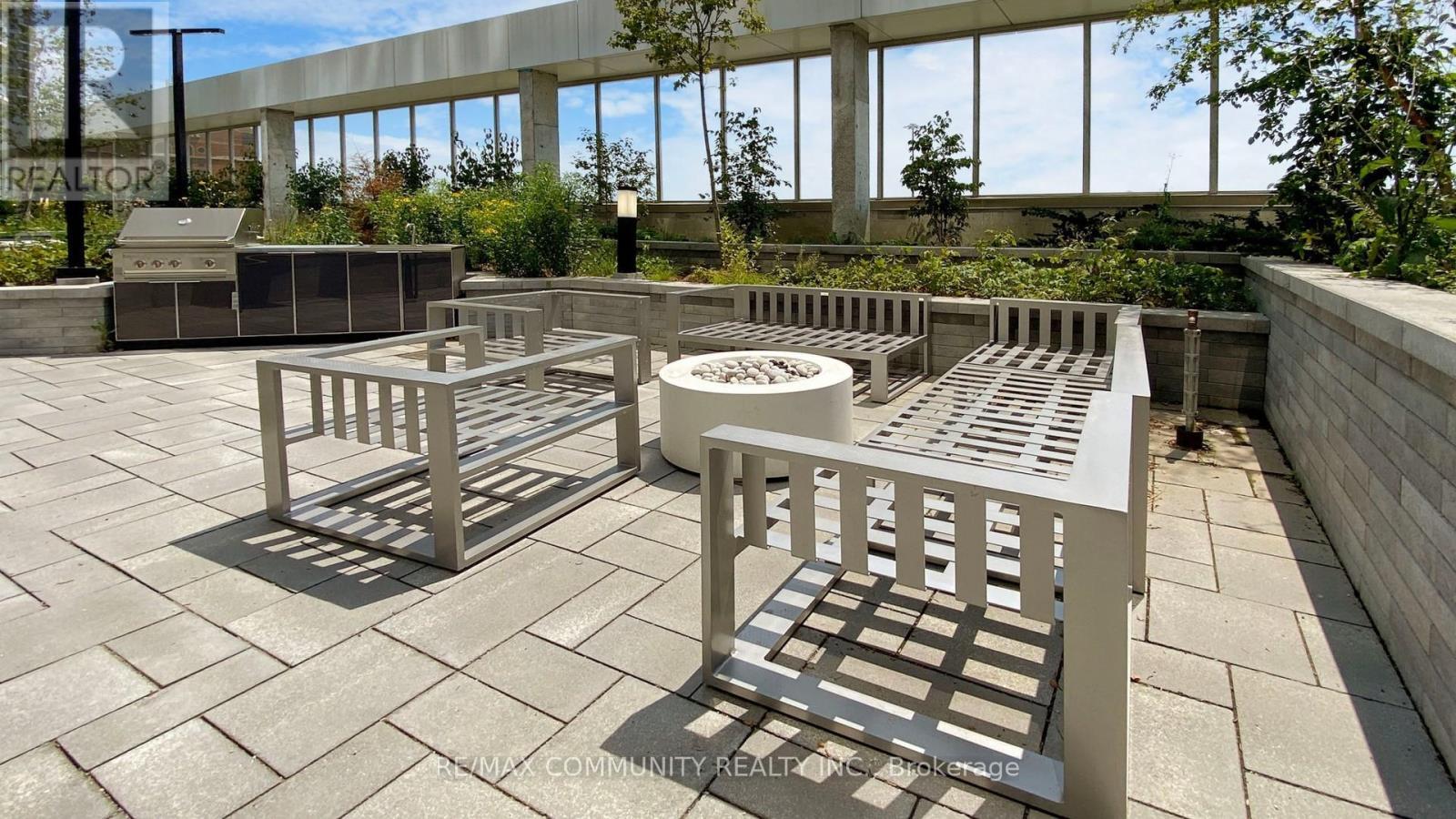 1003 - 2033 Kennedy Road, Toronto, ON - Outdoor