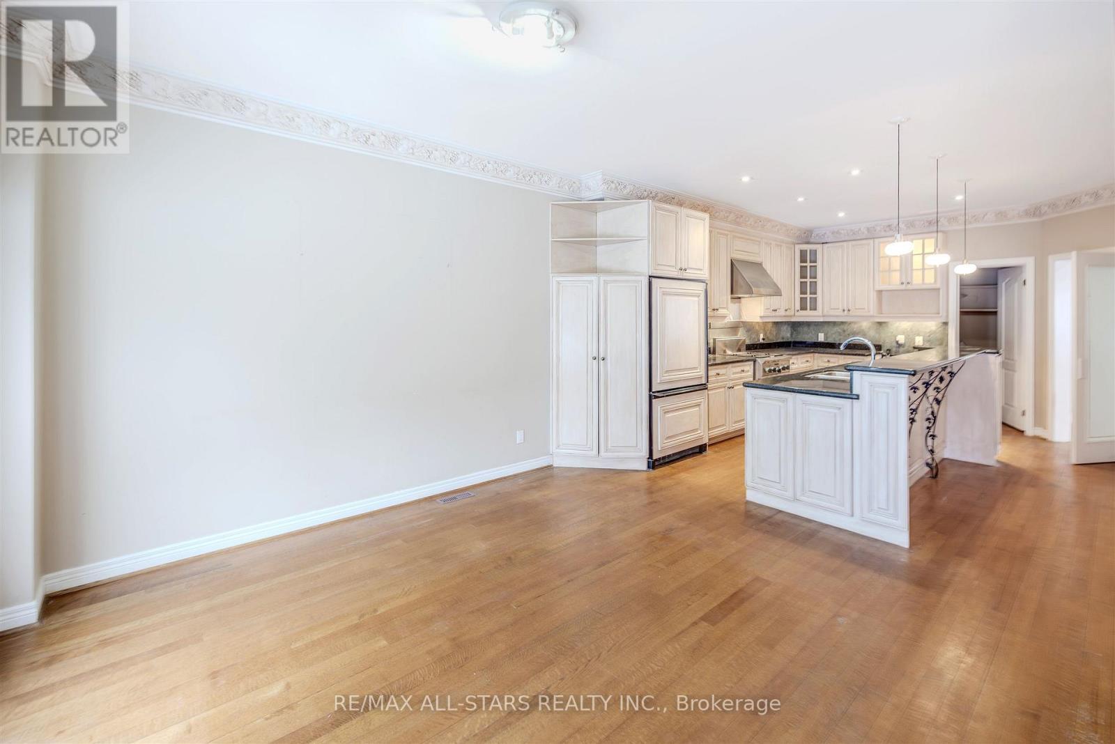 458 Guildwood Parkway, Toronto, ON - Indoor Photo Showing Kitchen