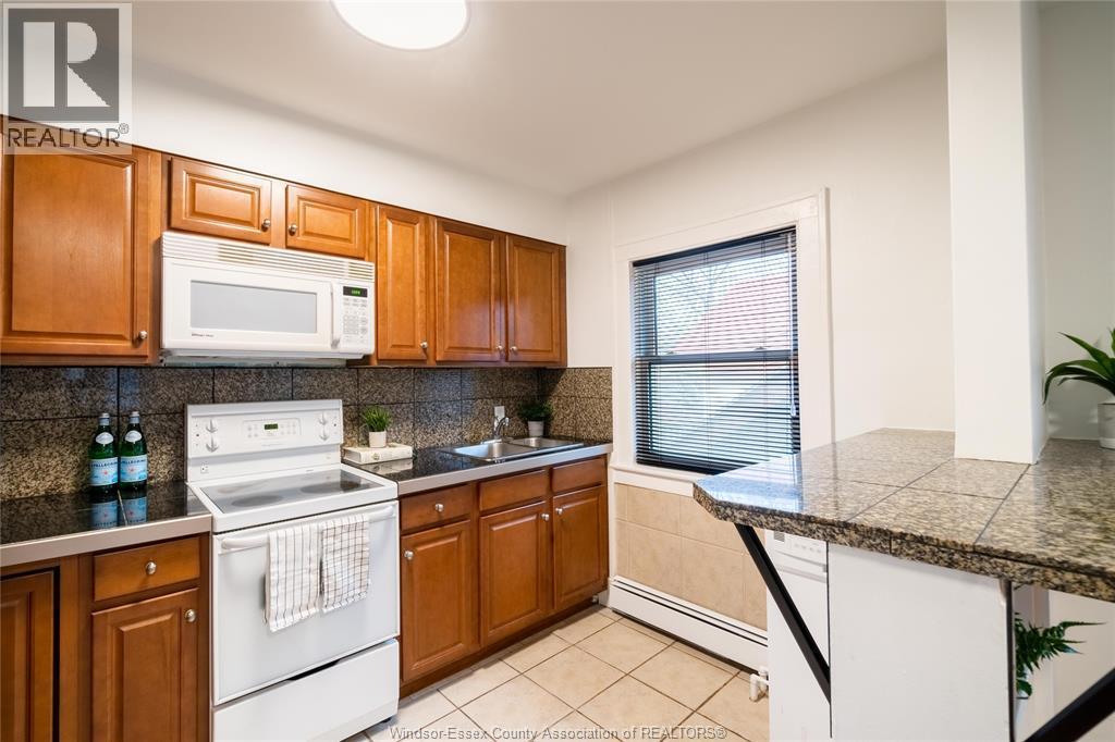 269 Randolph Place Unit# 4, Windsor, ON - Indoor Photo Showing Kitchen