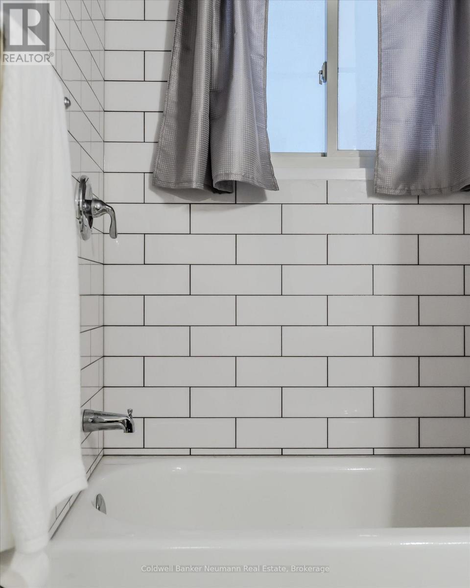 150 Applewood Crescent, Guelph (Junction/Onward Willow), ON - Indoor Photo Showing Other Room