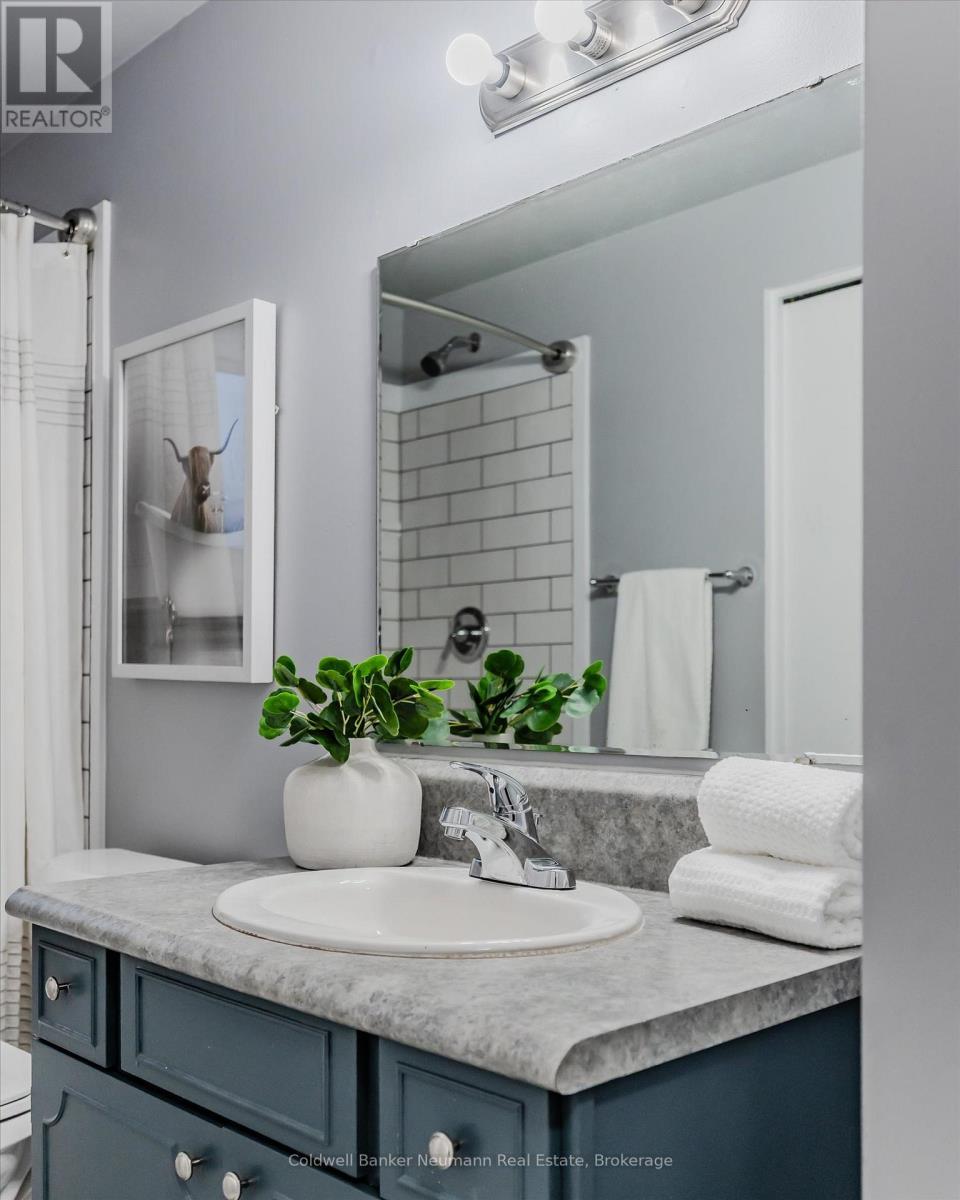 150 Applewood Crescent, Guelph (Junction/Onward Willow), ON - Indoor Photo Showing Bathroom