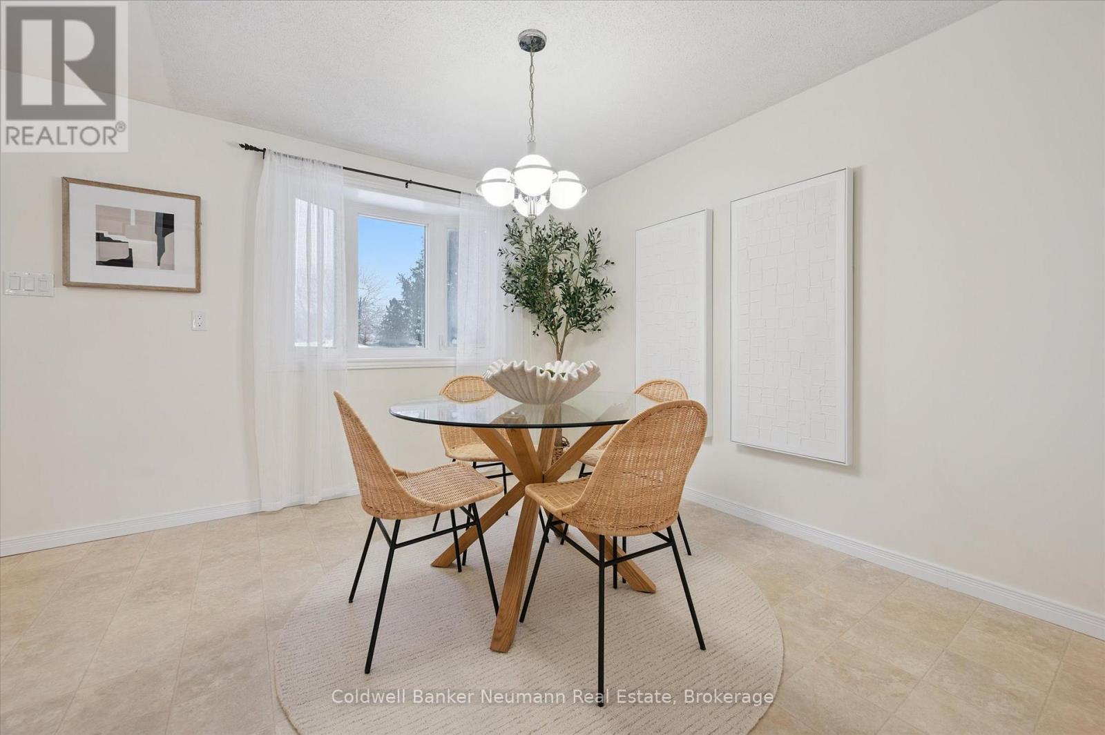 150 Applewood Crescent, Guelph (Junction/Onward Willow), ON - Indoor Photo Showing Dining Room