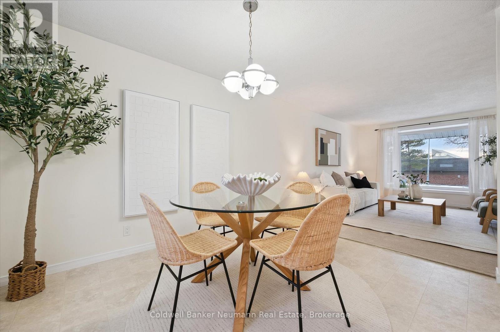150 Applewood Crescent, Guelph (Junction/Onward Willow), ON - Indoor Photo Showing Dining Room