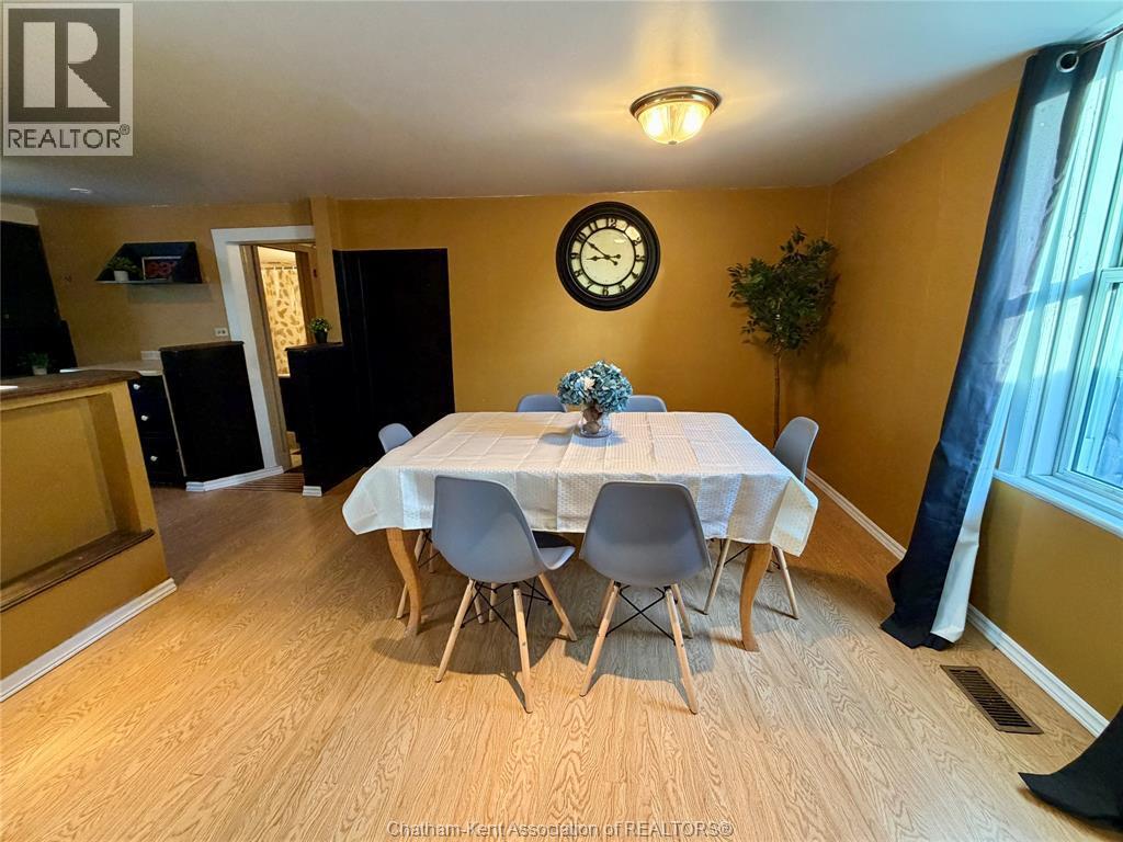 37 Foster Street, Chatham, ON - Indoor Photo Showing Dining Room