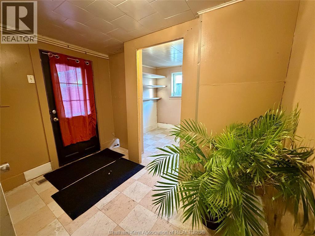 37 Foster Street, Chatham, ON - Indoor