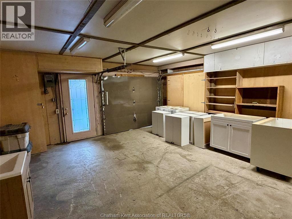37 Foster Street, Chatham, ON - Indoor Photo Showing Garage