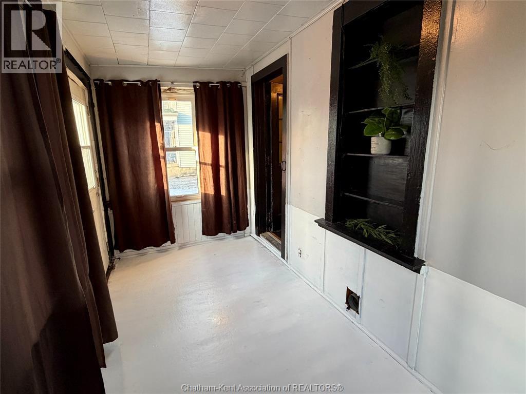 37 Foster Street, Chatham, ON - Indoor Photo Showing Other Room