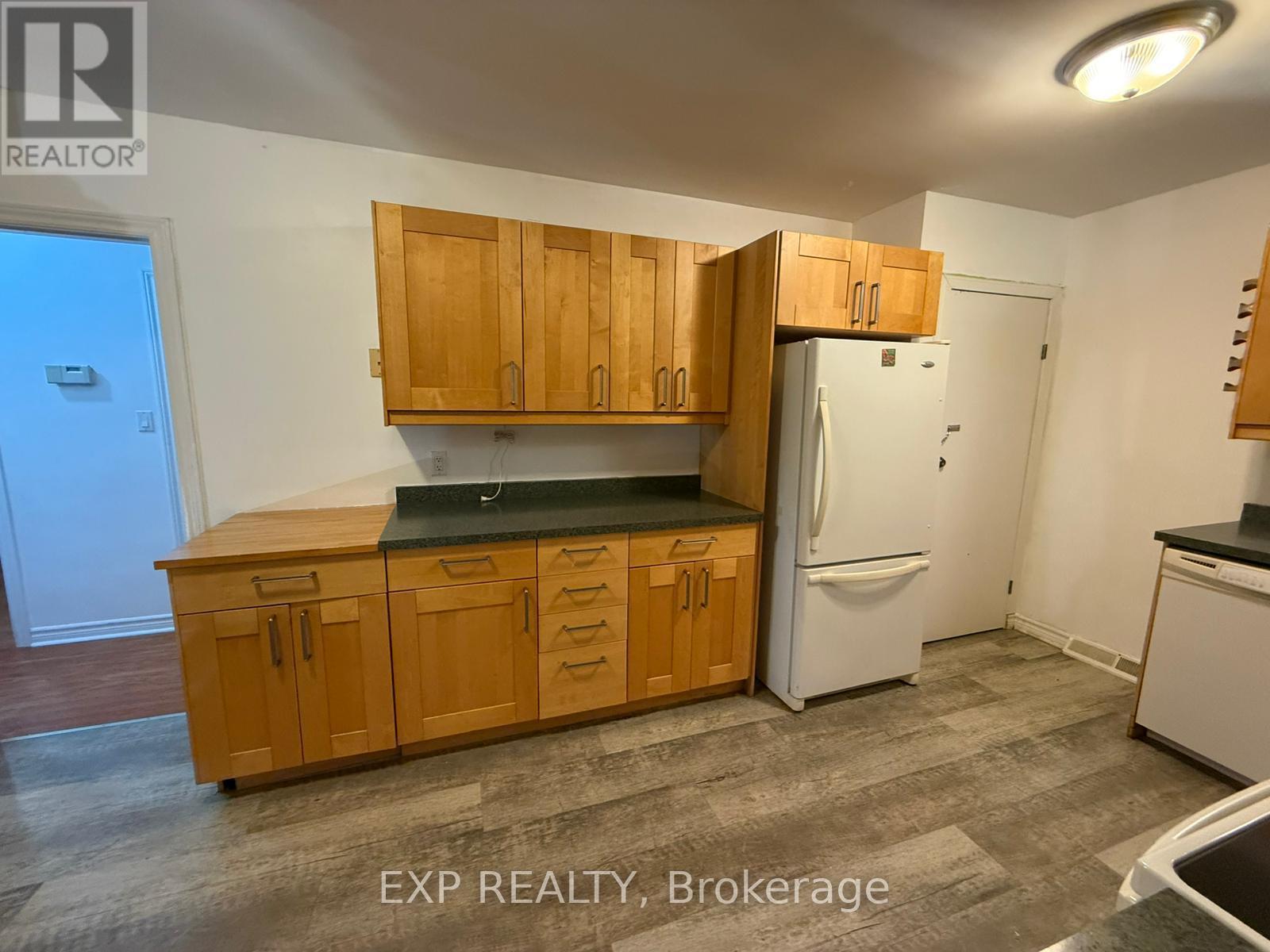 kitchen - Upper - 611 Geneva Street, St. Catharines (Lakeport), ON - Indoor Photo Showing Kitchen