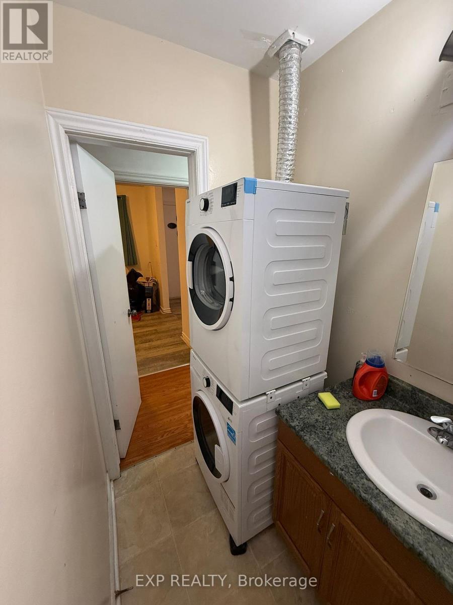 laundry - Upper - 611 Geneva Street, St. Catharines (Lakeport), ON - Indoor Photo Showing Laundry Room