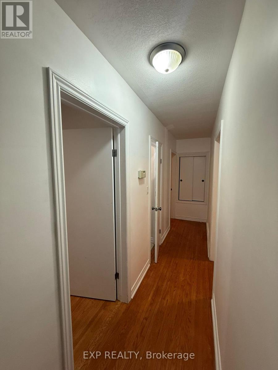 hall - Upper - 611 Geneva Street, St. Catharines (Lakeport), ON - Indoor Photo Showing Other Room