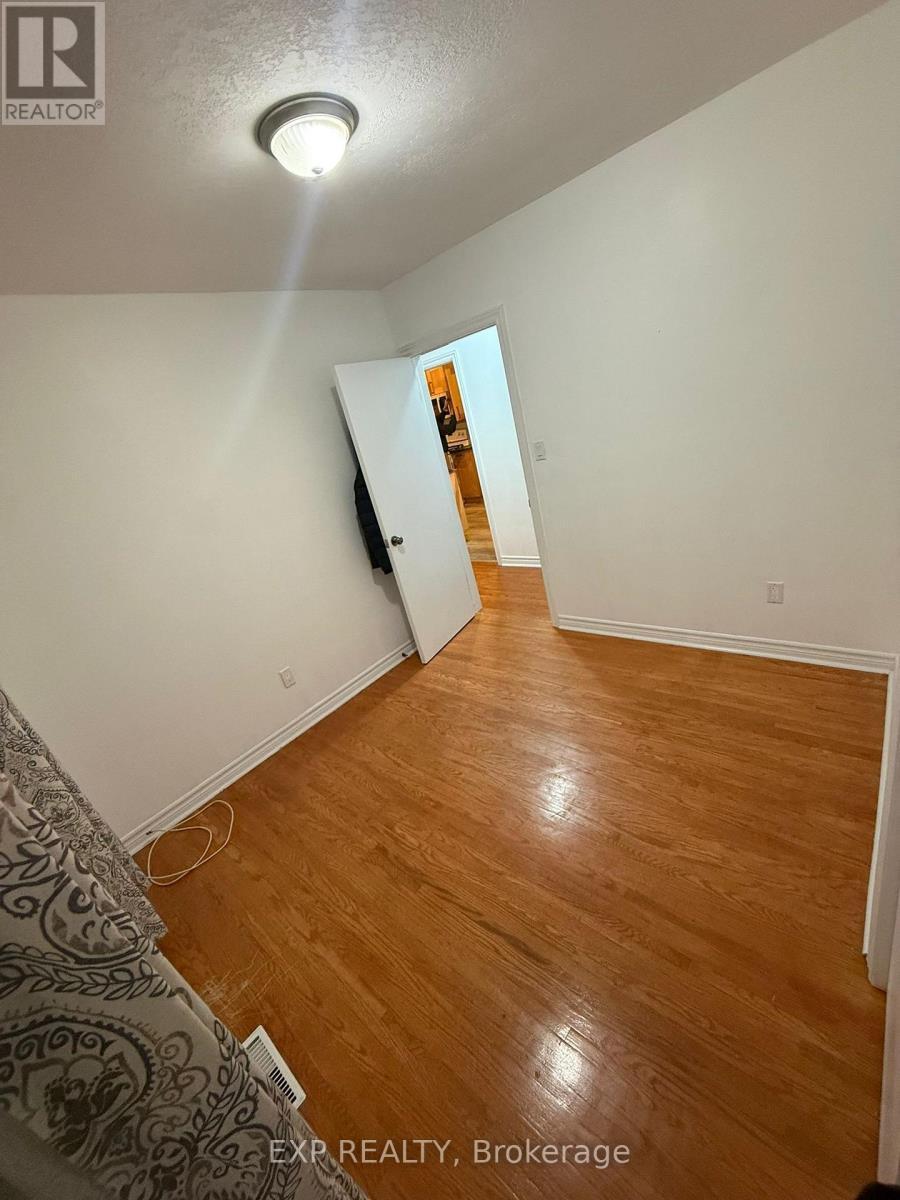 bedroom - Upper - 611 Geneva Street, St. Catharines (Lakeport), ON - Indoor Photo Showing Other Room