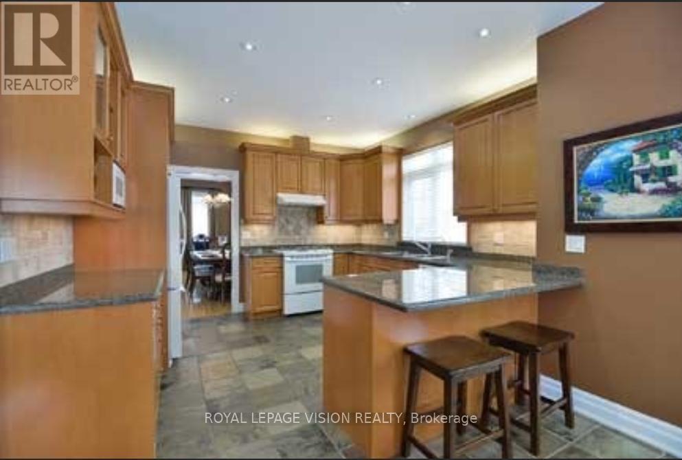 91 Magpie Crescent, Vaughan, ON - Indoor Photo Showing Kitchen