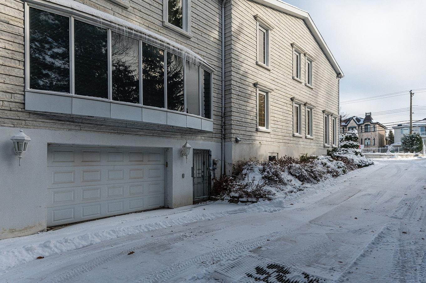 Garage - 8855 Boul. Gouin E., Montréal (Rivière-Des-Prairies/Pointe-Aux-Trembles), QC - Outdoor