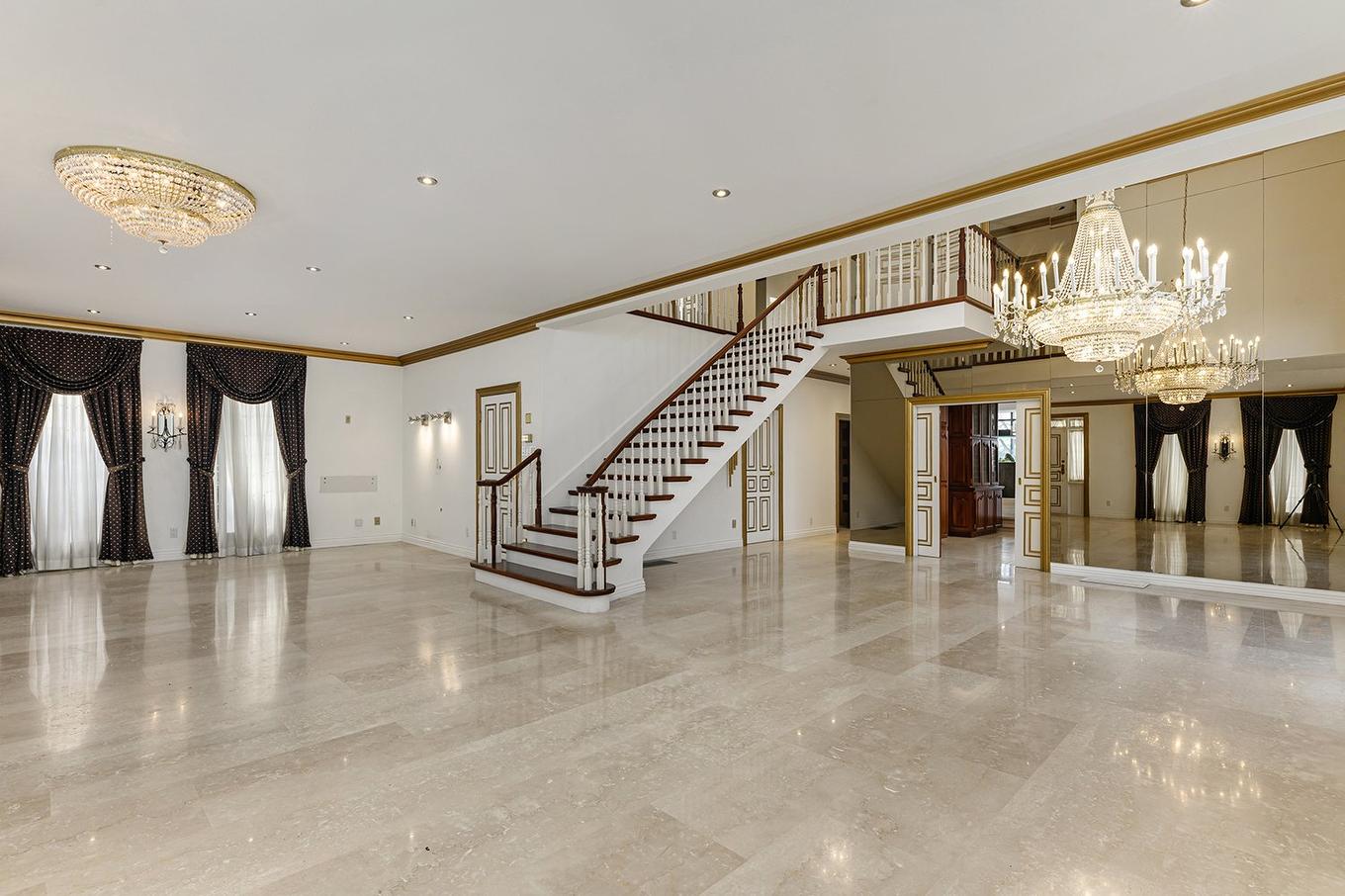 Living room - 8855 Boul. Gouin E., Montréal (Rivière-Des-Prairies/Pointe-Aux-Trembles), QC - Indoor Photo Showing Other Room