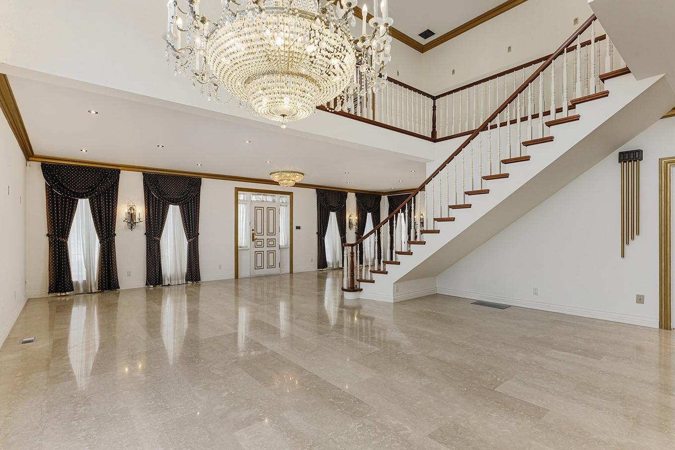 Living room - 8855 Boul. Gouin E., Montréal (Rivière-Des-Prairies/Pointe-Aux-Trembles), QC - Indoor Photo Showing Other Room