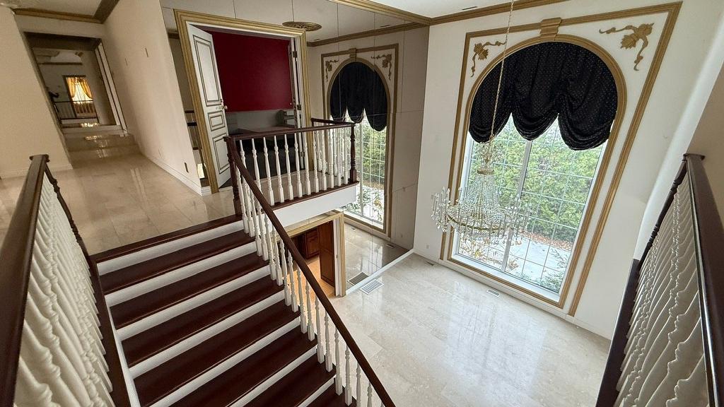 Escalier - 8855 Boul. Gouin E., Montréal (Rivière-Des-Prairies/Pointe-Aux-Trembles), QC - Indoor Photo Showing Other Room