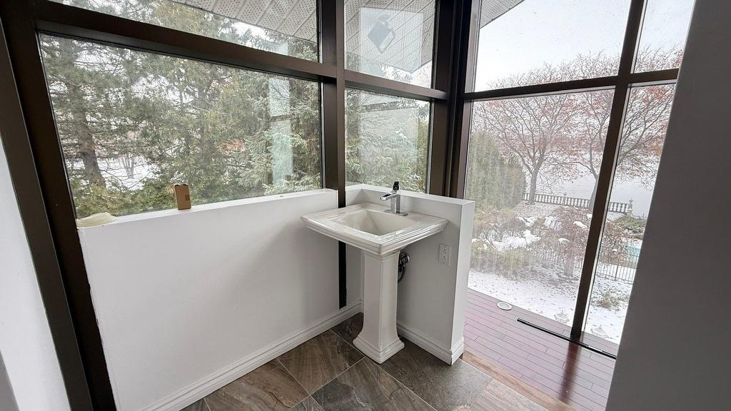 Salle de bains attenante à la CCP - 8855 Boul. Gouin E., Montréal (Rivière-Des-Prairies/Pointe-Aux-Trembles), QC - Indoor Photo Showing Other Room