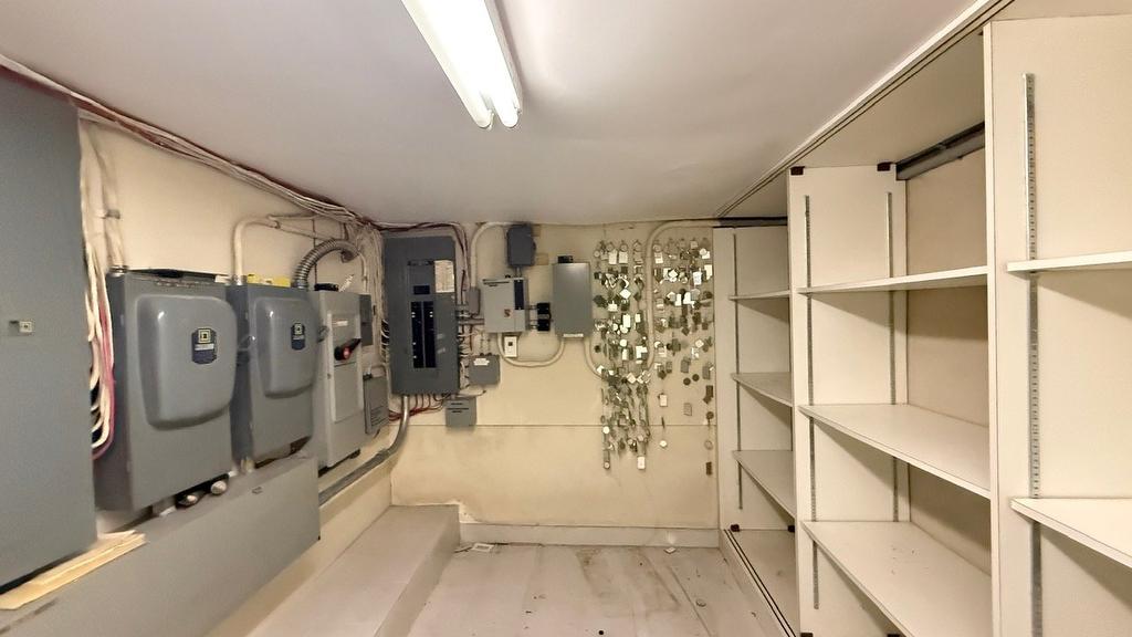 Rangement - 8855 Boul. Gouin E., Montréal (Rivière-Des-Prairies/Pointe-Aux-Trembles), QC - Indoor