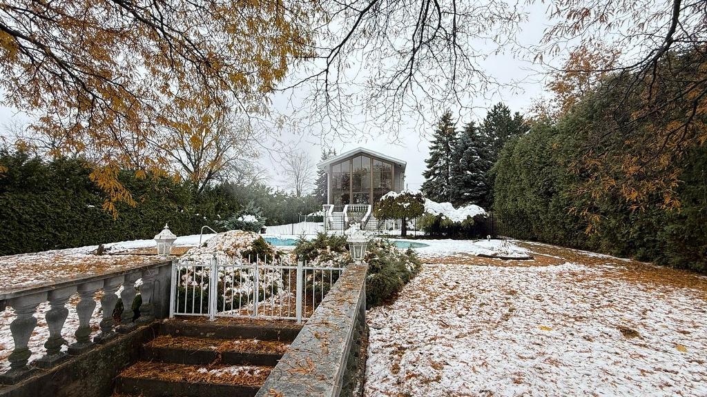 Cour - 8855 Boul. Gouin E., Montréal (Rivière-Des-Prairies/Pointe-Aux-Trembles), QC - Outdoor