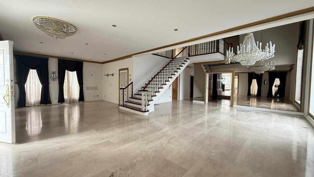 Salon - 8855 Boul. Gouin E., Montréal (Rivière-Des-Prairies/Pointe-Aux-Trembles), QC - Indoor Photo Showing Other Room