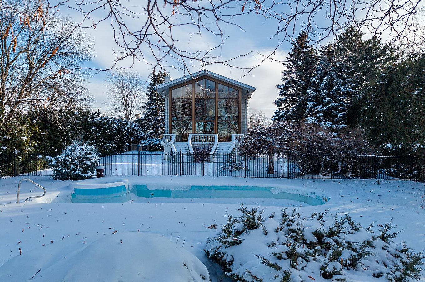 Back facade - 8855 Boul. Gouin E., Montréal (Rivière-Des-Prairies/Pointe-Aux-Trembles), QC - Outdoor