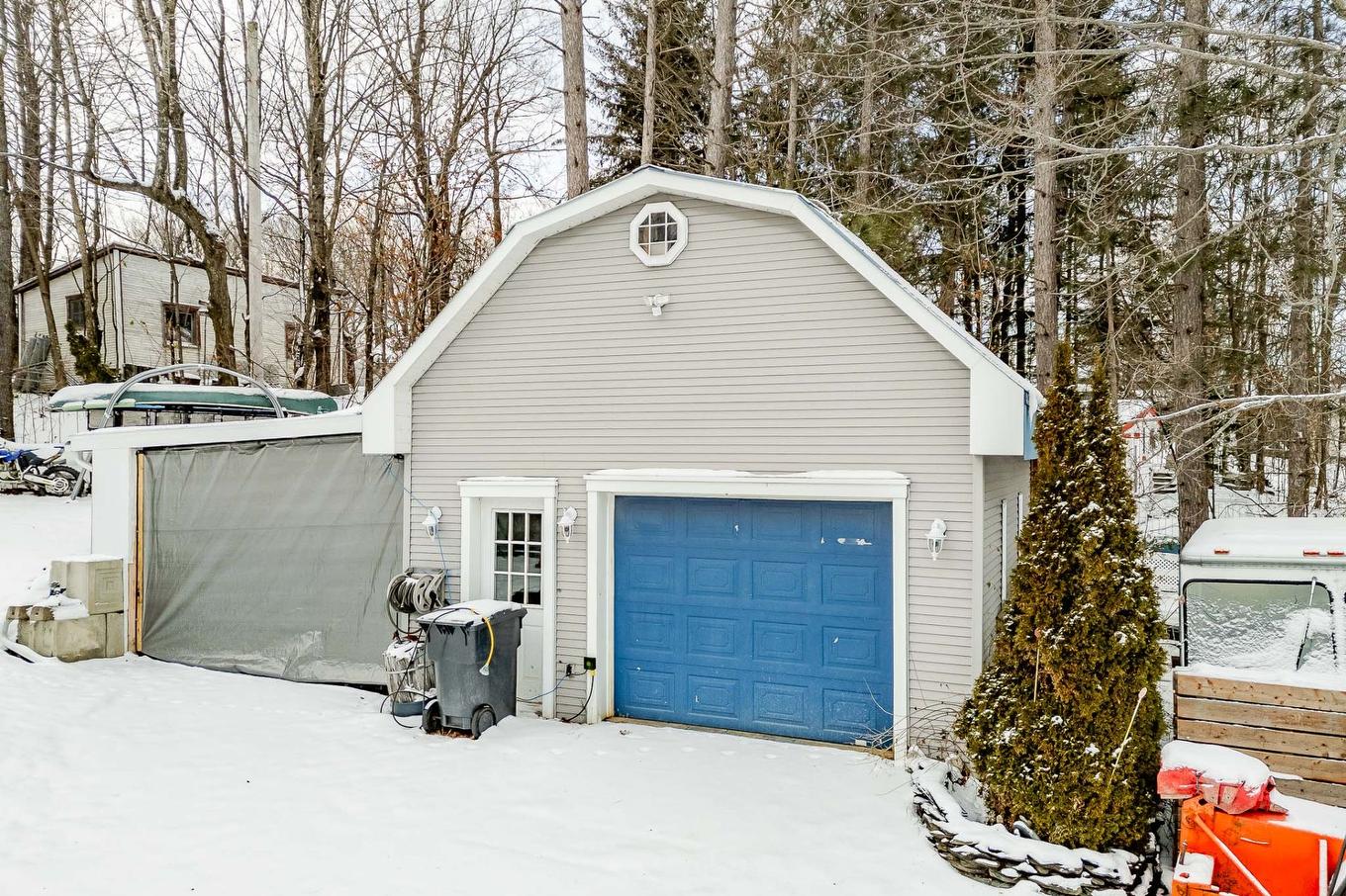 Garage - 353 Ch. St-Pierre, Saint-Claude, QC - Outdoor