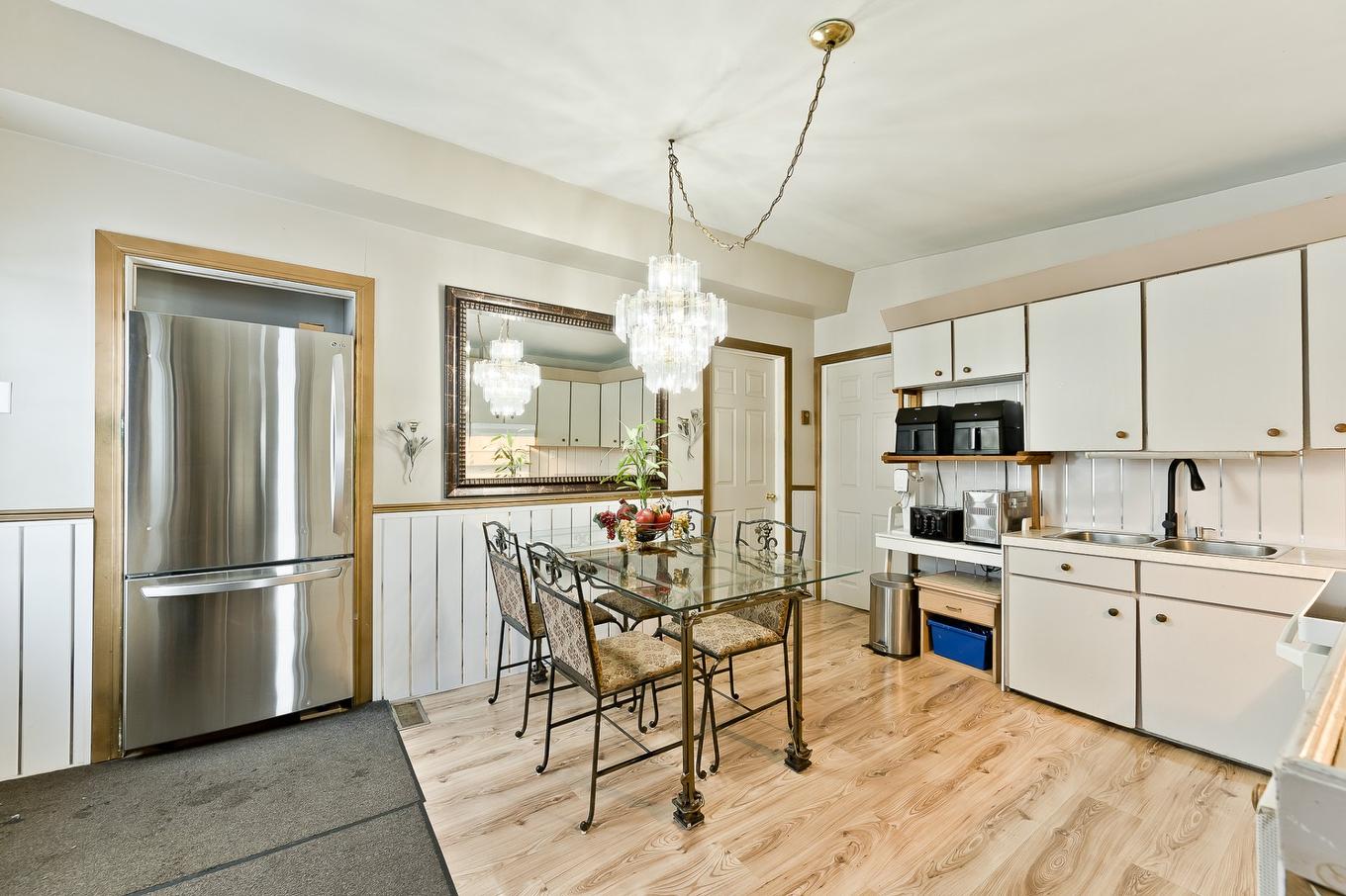 Kitchen - 353 Ch. St-Pierre, Saint-Claude, QC - Indoor Photo Showing Kitchen With Double Sink