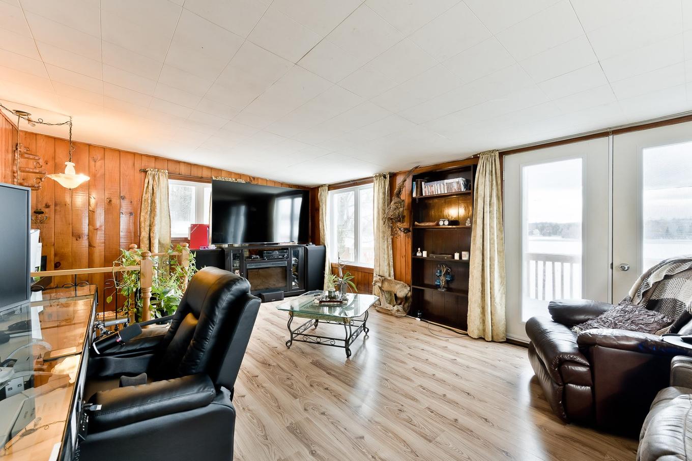 Living room - 353 Ch. St-Pierre, Saint-Claude, QC - Indoor Photo Showing Living Room